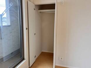 2階　洋室8帖　収納