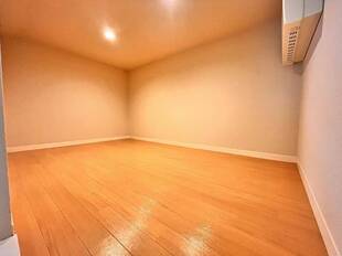 2階　洋室8帖　ロフト