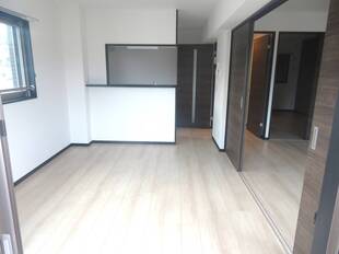 リビング（バルコニーから)