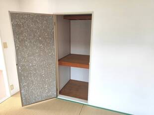 和室収納（バルコニー側）
