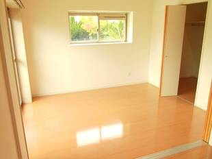 洋室（バルコニー側）