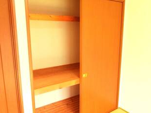 2階和室6帖収納