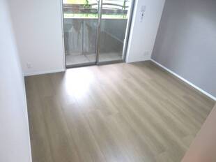 洋室（ロフト上から）