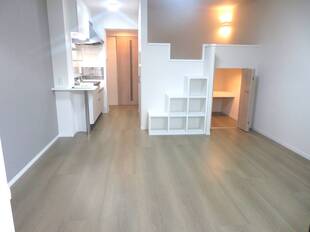 洋室（バルコニーから）