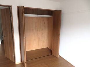 洋室収納（バルコニー側）