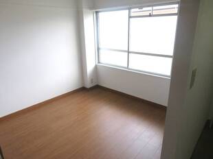 洋室（玄関側）