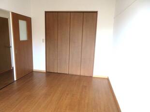 洋室（玄関側）