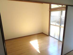 洋室（収納側）