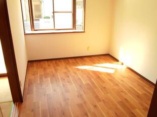 洋室（ベランダ側）