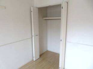 洋室収納（バルコニー側）