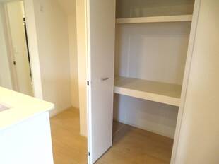 キッチン横収納