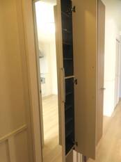 靴箱：姿見付き