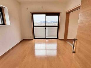 洋室（バルコニー側）