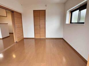 洋室（バルコニー側）