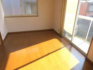 洋室（バルコニー側）