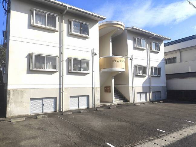 FJマンションⅢ（延岡市　鶴ヶ丘）＜3DK＞