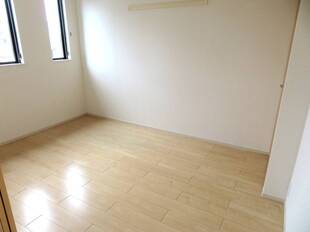 洋室（バルコニー側）