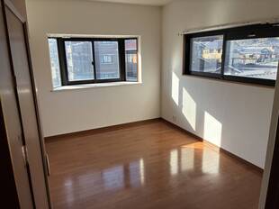 洋室（玄関側）