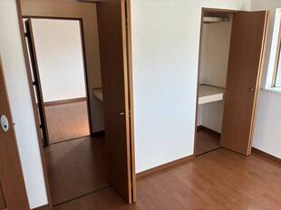 洋室（玄関側）収納