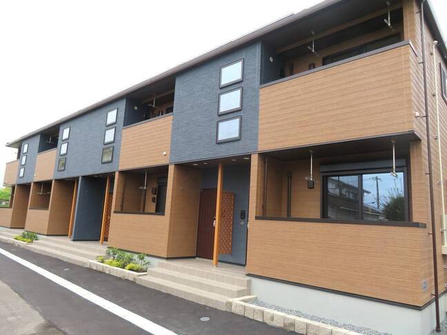 サウスウェーⅨ（延岡市　大門）＜2LDK＋S・2階＞