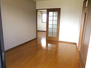 中部屋洋室
